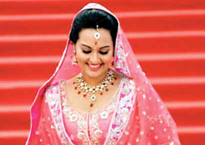 Sonakshi Sinha's mother designs her bidaai joda